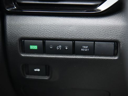 Used 2024 Nissan Sentra SV image 29