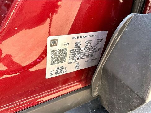 Used 2024 Chevrolet Trax RS FWD image 24
