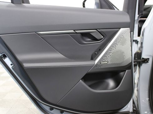 Used 2025 BMW i5 eDrive40i w/ M Sport Package image 34