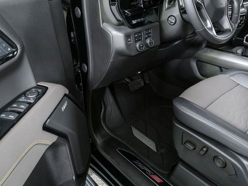 Used 2022 Chevrolet Silverado 1500 ZR2 w/ Technology Package AWD/4WD image 8