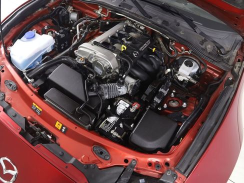 Used 2019 MAZDA MX-5 Miata RF Grand Touring RWD image 18