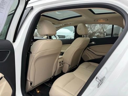 Used 2019 Mercedes-Benz GLA 250 4MATIC image 16