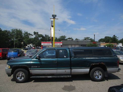 Used 1996 Dodge Ram 1500 Truck 2WD Club Cab image 4