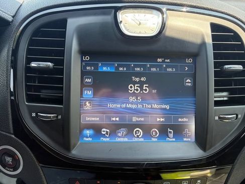 Used 2014 Chrysler 300 S RWD image 26