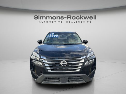 Used 2025 Nissan Rogue SV AWD/4WD image 2