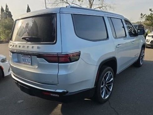 Used 2022 Jeep Wagoneer Series III w/ Premium Group I image 4