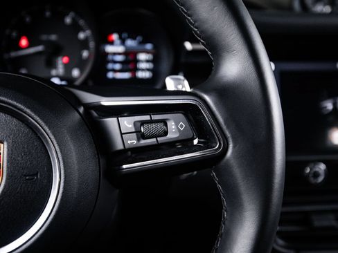 Certified 2023 Porsche Macan AWD/4WD image 16