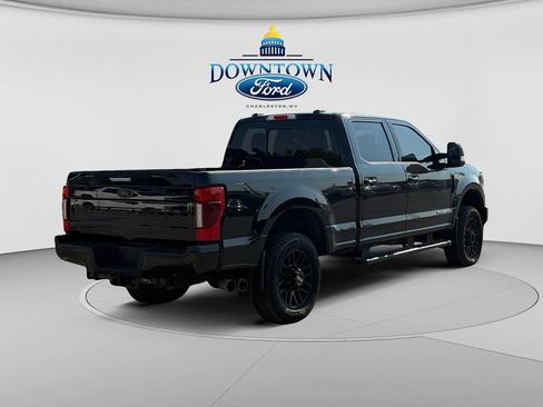 Used 2022 Ford F250 Lariat w/ Black Appearance Package AWD/4WD image 3