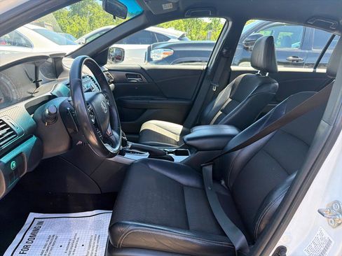 Used 2016 Honda Accord Sport image 18