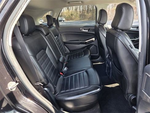 Used 2020 Ford Edge SEL image 12