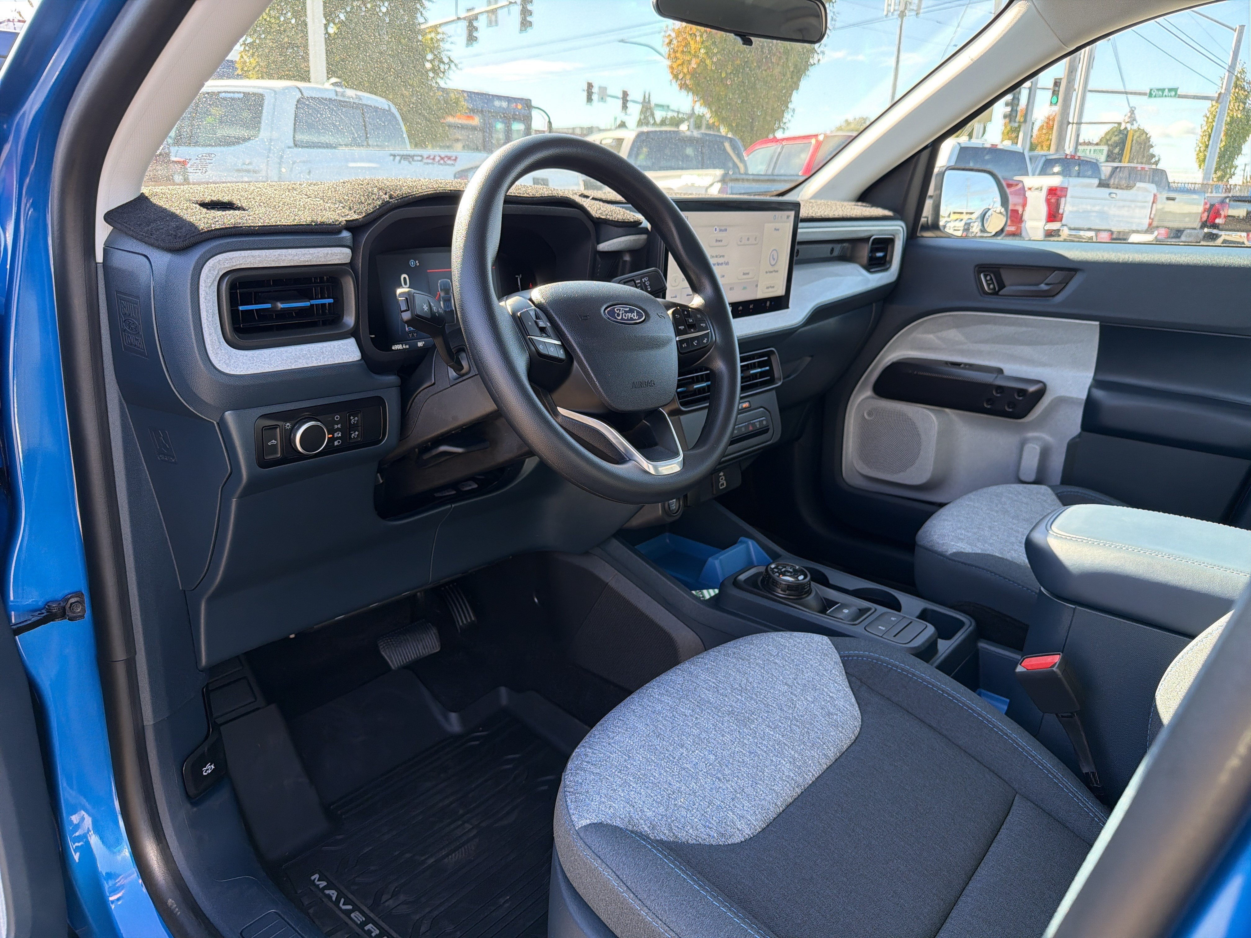 Used 2025 Ford Maverick XLT w/ Equipment Group 302A AWD/4WD image 9