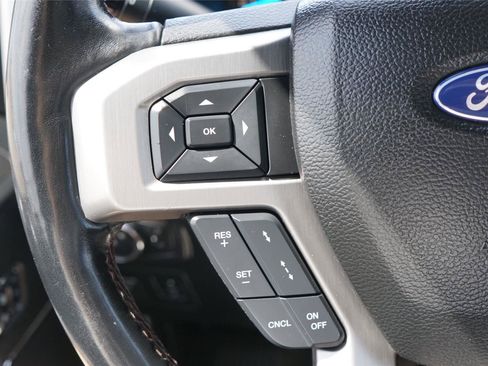 Used 2018 Ford F150 Platinum w/ Equipment Group 701A Luxury AWD/4WD image 17