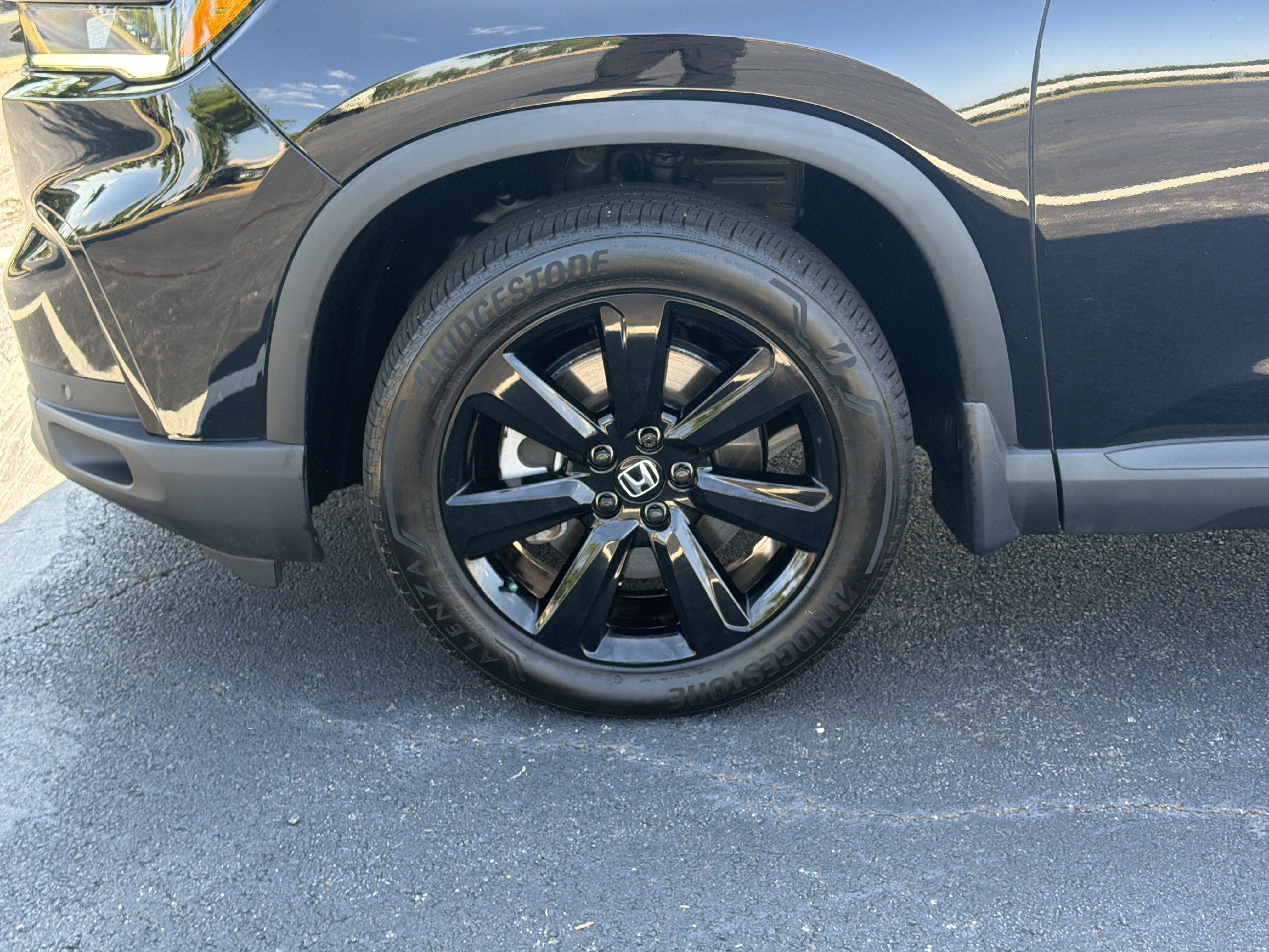 Certified 2025 Honda Pilot Black Edition image 21