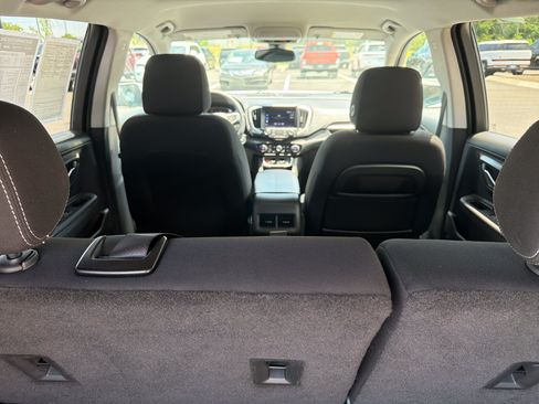 Used 2022 GMC Terrain SLE w/ Driver Convenience Package FWD image 20