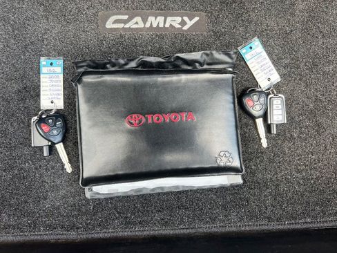 Used 2009 Toyota Camry LE FWD image 32