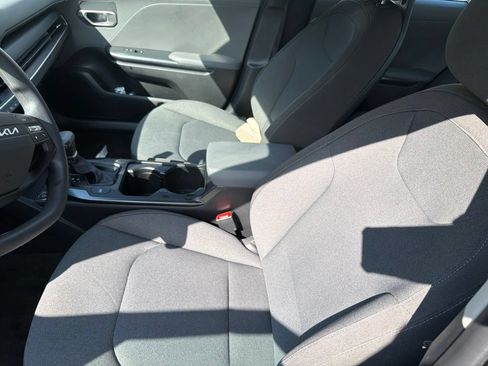 Used 2025 Kia K4 FWD image 3