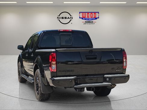 Used 2020 Nissan Frontier SV w/ Midnight Edition Floor Mats AWD/4WD image 4