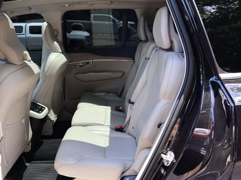 Used 2023 Volvo XC90 B6 Ultimate w/ Protection Package Premier AWD/4WD image 19