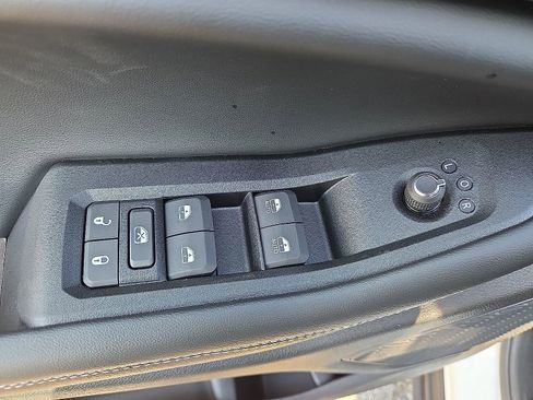 New 2025 Jeep Grand Cherokee L Altitude image 16