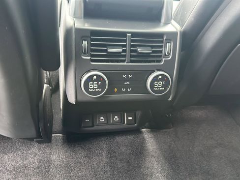 Used 2021 Land Rover Discovery HSE R-Dynamic AWD/4WD image 23