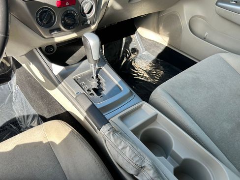 Used 2010 Subaru Impreza 2.5i Premium image 18