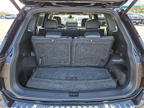 Used 2022 Volkswagen Tiguan SE R-Line image 26