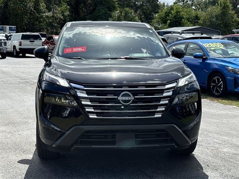 Certified 2025 Nissan Rogue S image 3