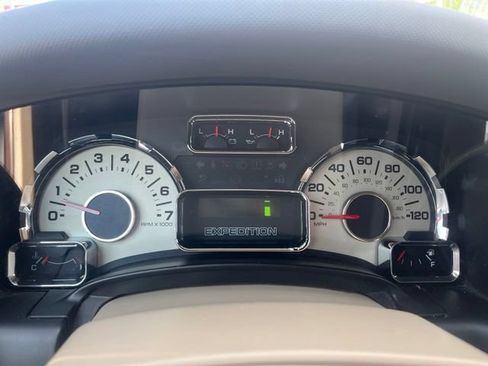 Used 2014 Ford Expedition EL XLT w/ Equipment Group 202A AWD/4WD image 11