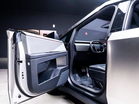 Used 2026 Tesla Cybertruck AWD Crew Cab image 27