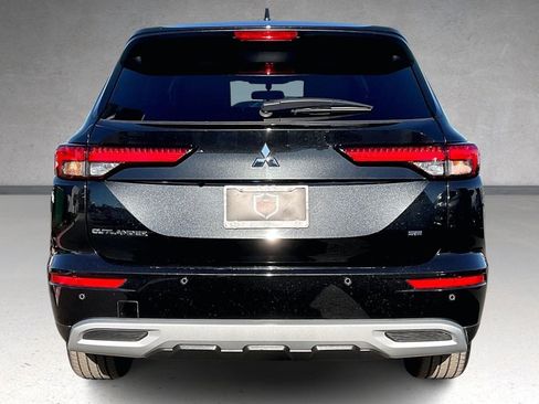 Used 2024 Mitsubishi Outlander SE image 4