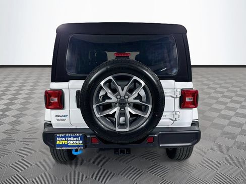 Certified 2024 Jeep Wrangler Unlimited w/ Convenience Group AWD/4WD image 6