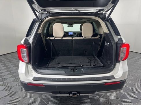 Used 2020 Ford Explorer XLT w/ Equipment Group 202A image 12