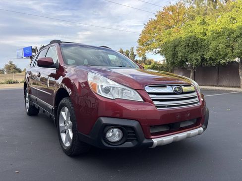 Used 2013 Subaru Outback 2.5i Limited image 23