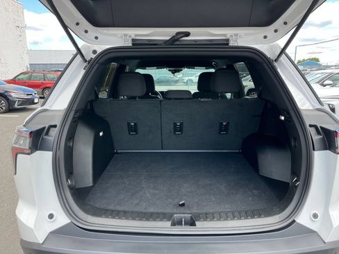 Used 2025 Chevrolet Equinox LT FWD image 26