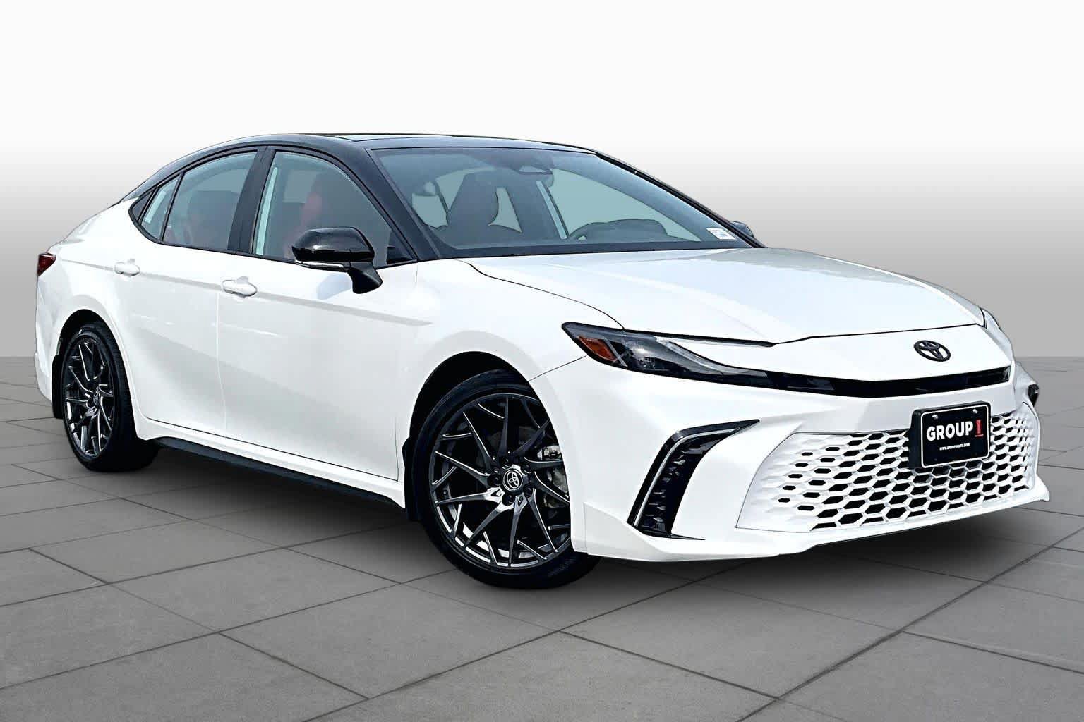 Used 2025 Toyota Camry XSE AWD/4WD image 3