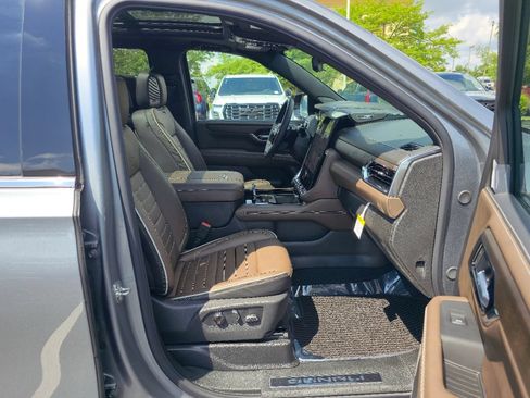 New 2026 GMC Yukon XL Denali Ultimate AWD/4WD image 28