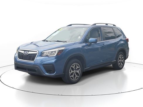 Used 2020 Subaru Forester Premium AWD/4WD image 3