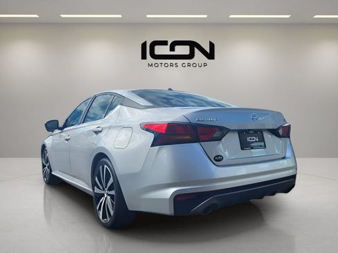 Used 2021 Nissan Altima 2.5 SR FWD image 3