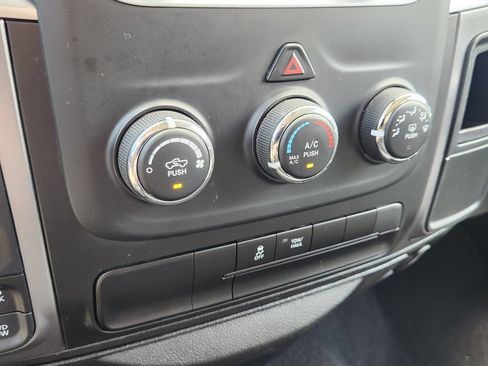 Used 2024 RAM 1500 Classic SLT AWD/4WD image 18