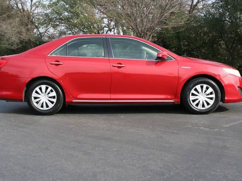 Used 2012 Toyota Camry LE w/ Preferred Accessory Pkg FWD image 6