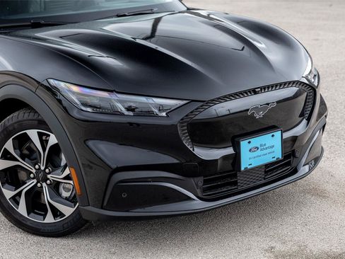 Certified 2025 Ford Mustang Mach-E Select RWD image 2