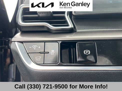 Certified 2025 Kia Sportage EX w/ Premium Package image 30