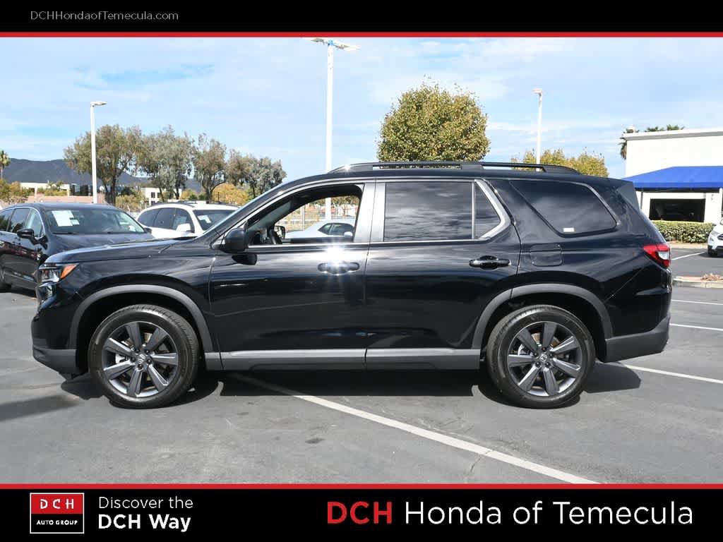 Certified 2025 Honda Pilot Sport image 4