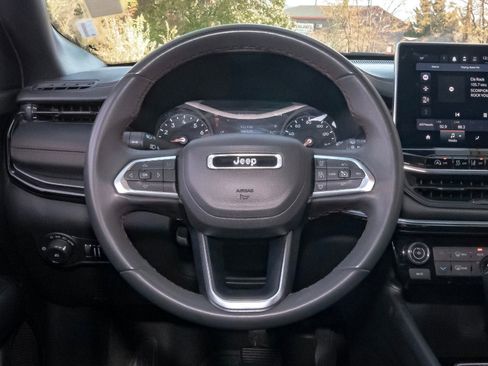 Used 2023 Jeep Compass Trailhawk image 13