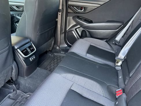 Used 2022 Subaru Outback Premium image 4