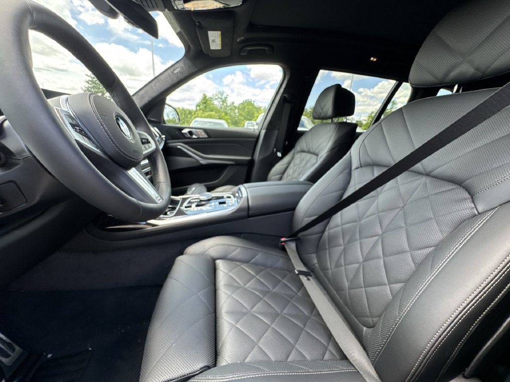 Used 2027 BMW X7 xDrive40i w/ M Sport Package AWD/4WD image 13