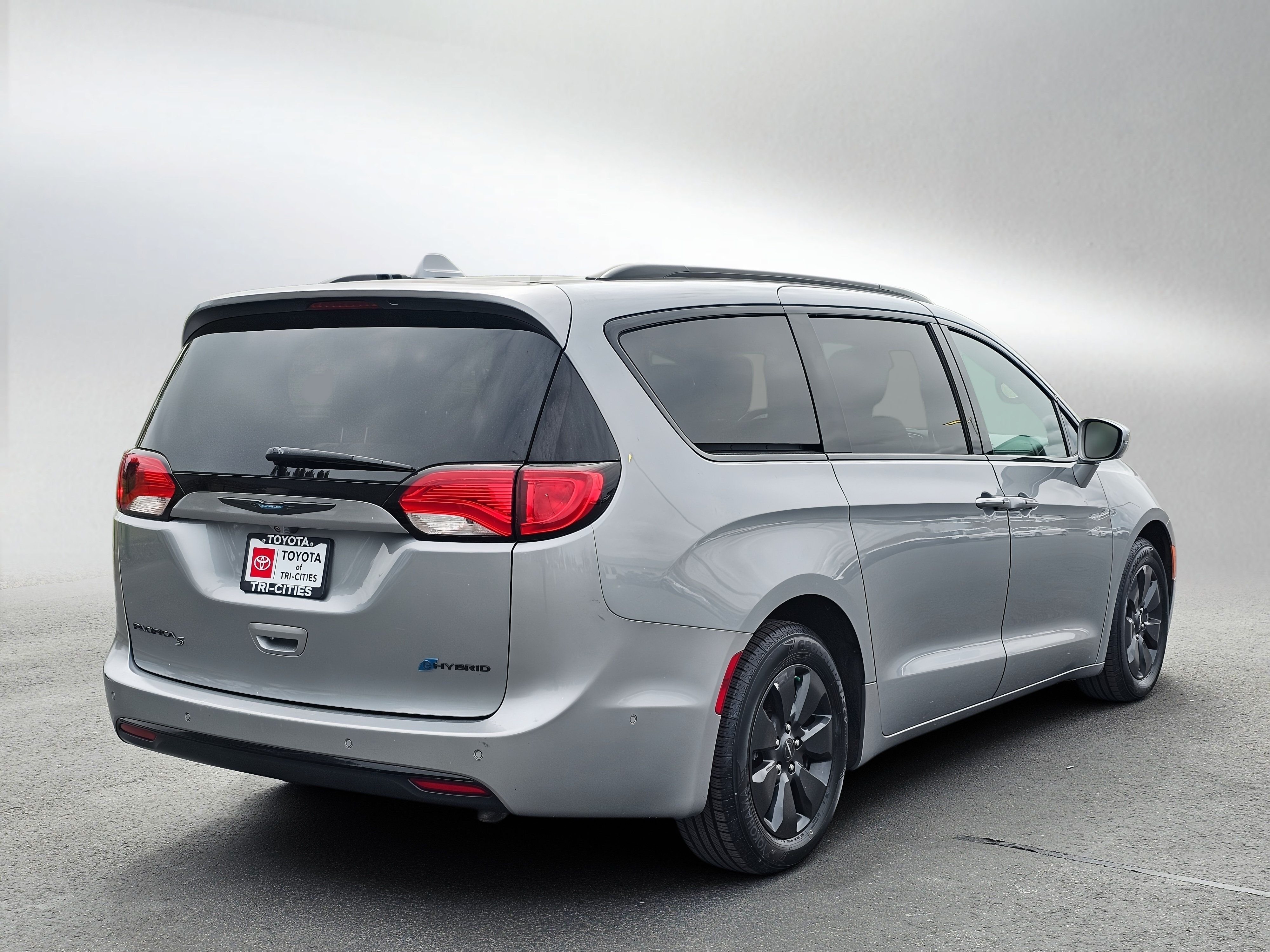 Used 2019 Chrysler Pacifica Limited w/ Advanced Safetytec Group FWD image 5
