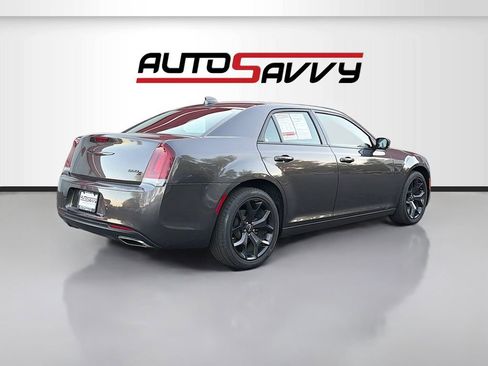 Used 2022 Chrysler 300 S RWD image 7