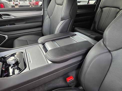 New 2026 Jeep Grand Wagoneer L 4WD image 35