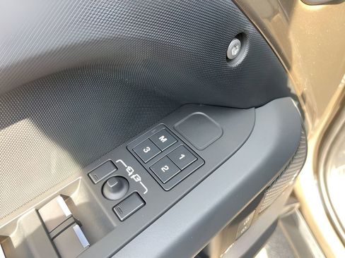 Used 2024 Land Rover Defender 110 X AWD/4WD image 12